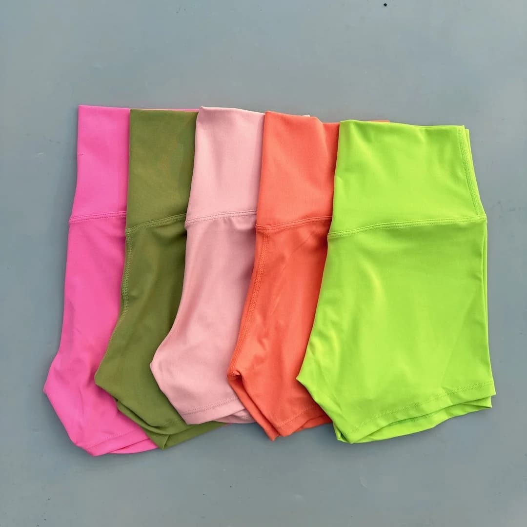 Color sólido apretado suave mujeres Fitness deporte corto cintura alta Yoga Legging corto a prueba de sentadillas entrenamiento integral atlético