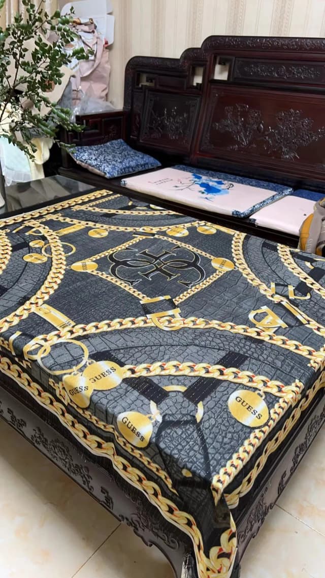 Wholesale 2025 spring and summer new classic fashion scarves holiday sunscreen shawls scarves a variety of styles