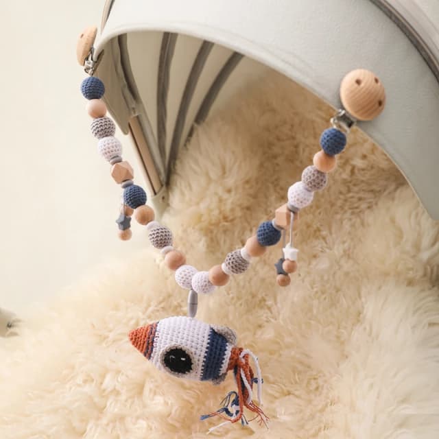 Wood Teether Baby Bed Hanging Rattle Toy Crochet Rattle Baby Comfort Toy Cute Animal Crochet Room Decor Baby Stroller Rattle Toy
